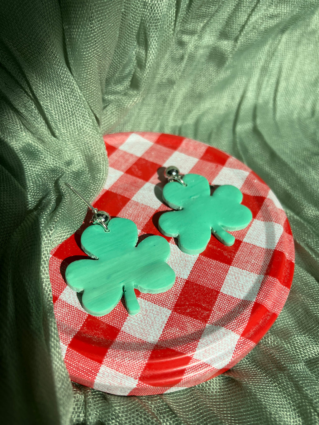 Lucky Cloves