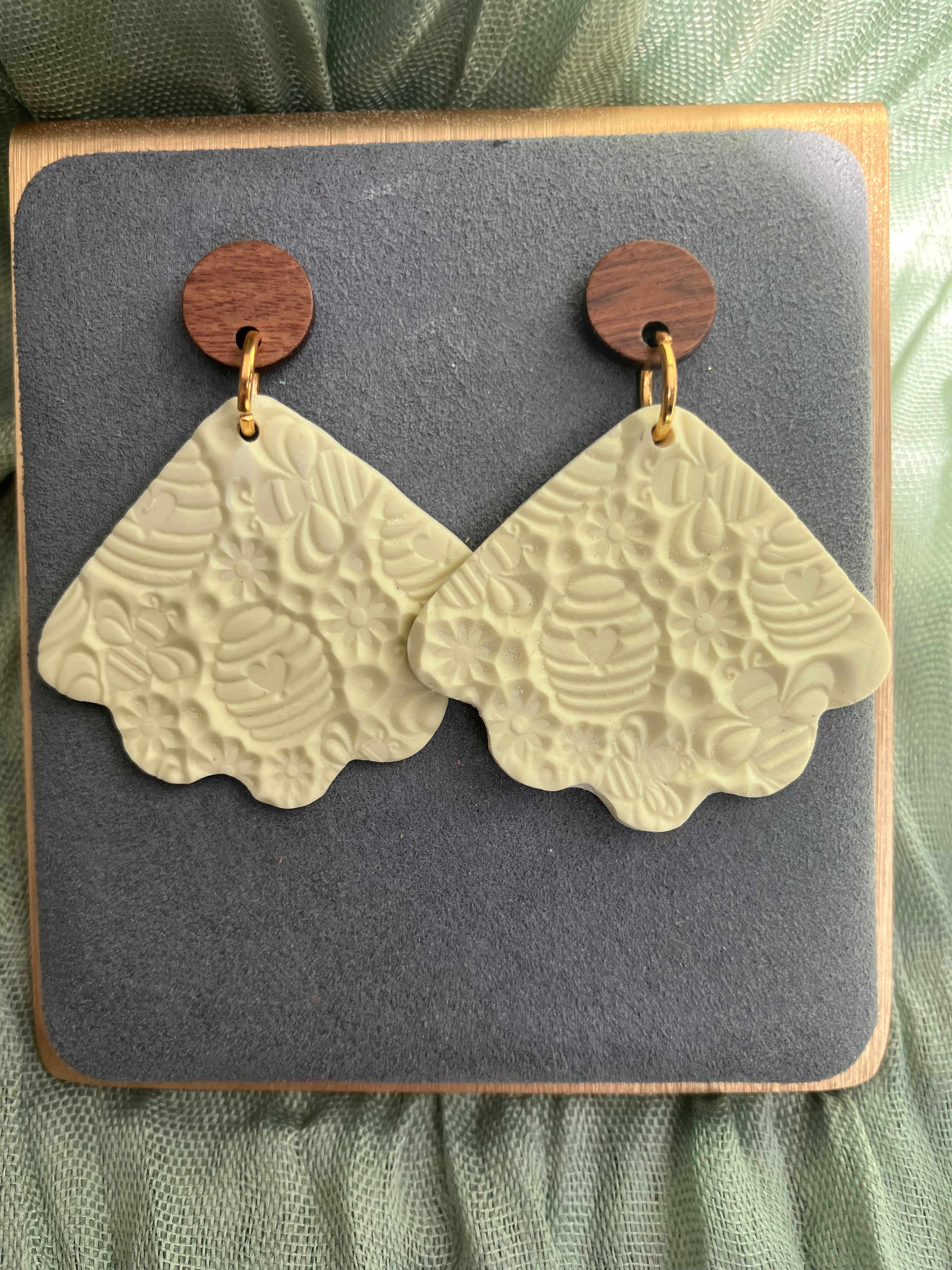 Busy Bee Dangles