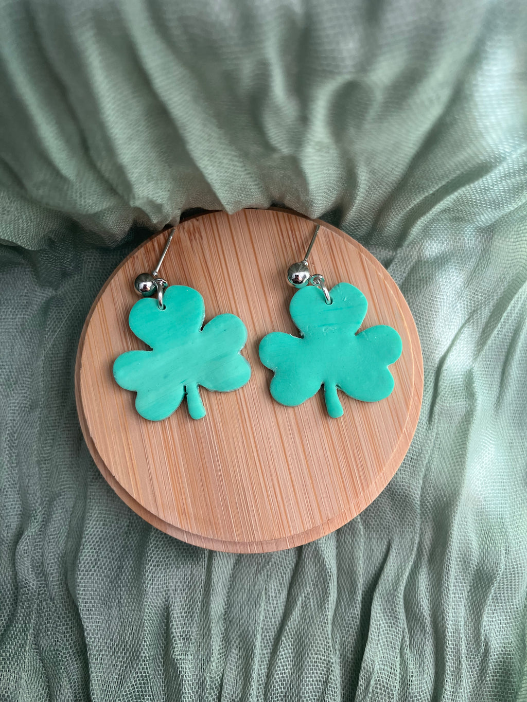 Lucky Cloves