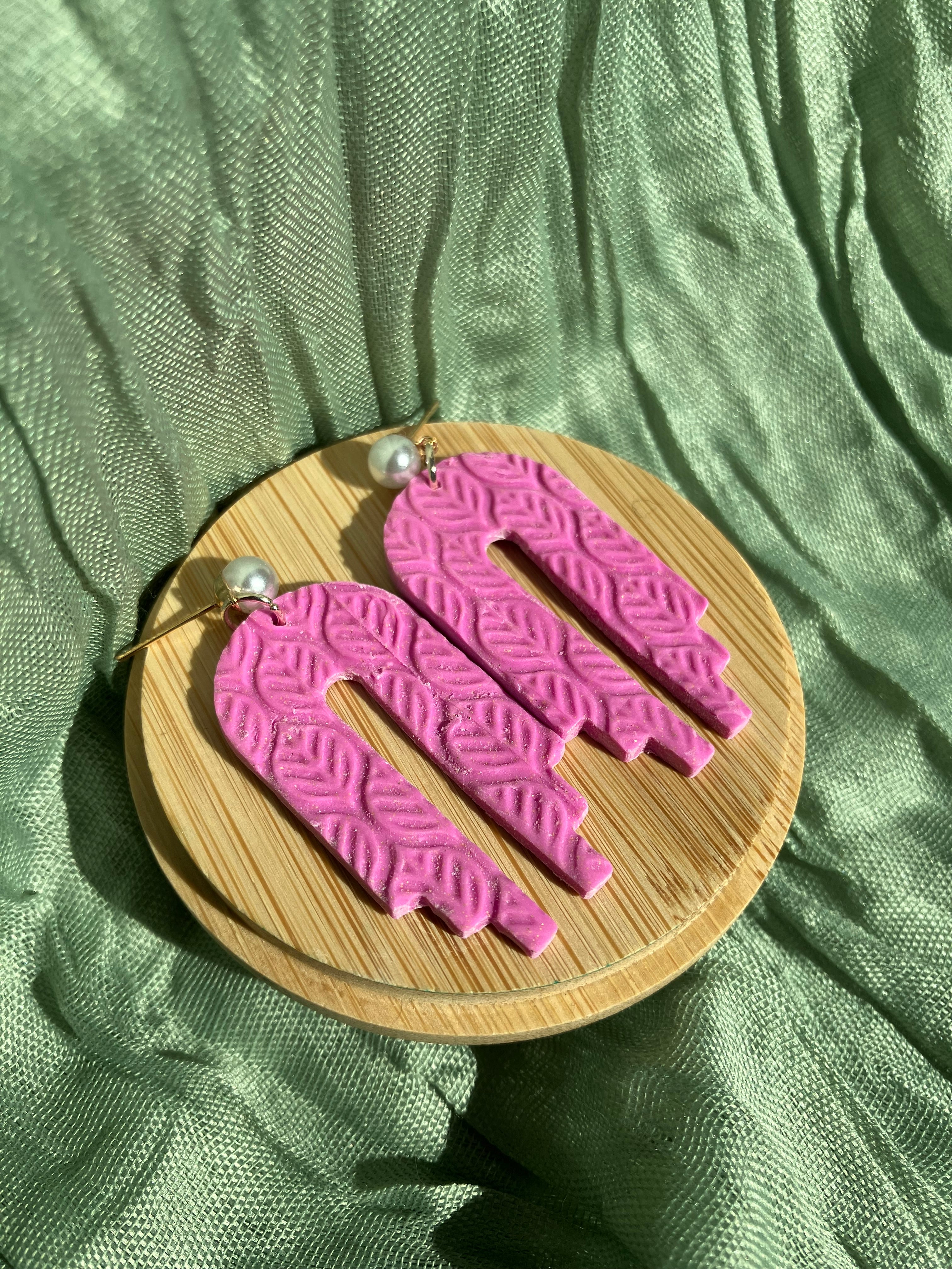 Violet Leaves with Pearls